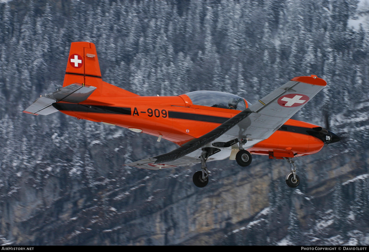 Aircraft Photo of A-909 | Pilatus PC-7 | Switzerland - Air Force | AirHistory.net #423178