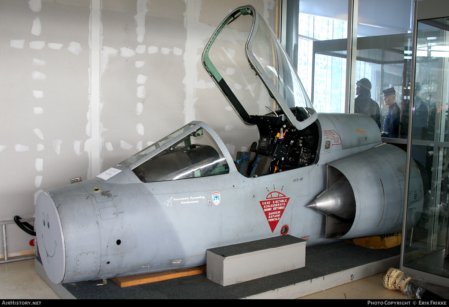 Aircraft Photo of J-2315 | Dassault Mirage IIIS | Switzerland - Air Force | AirHistory.net #423211