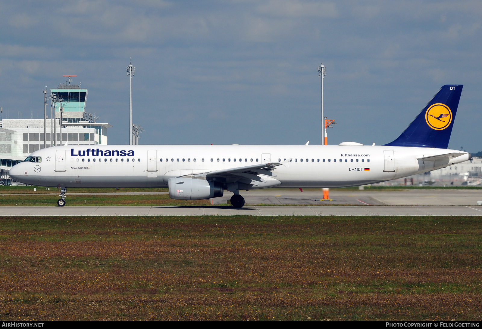 Aircraft Photo of D-AIDT | Airbus A321-231 | Lufthansa | AirHistory.net #423358