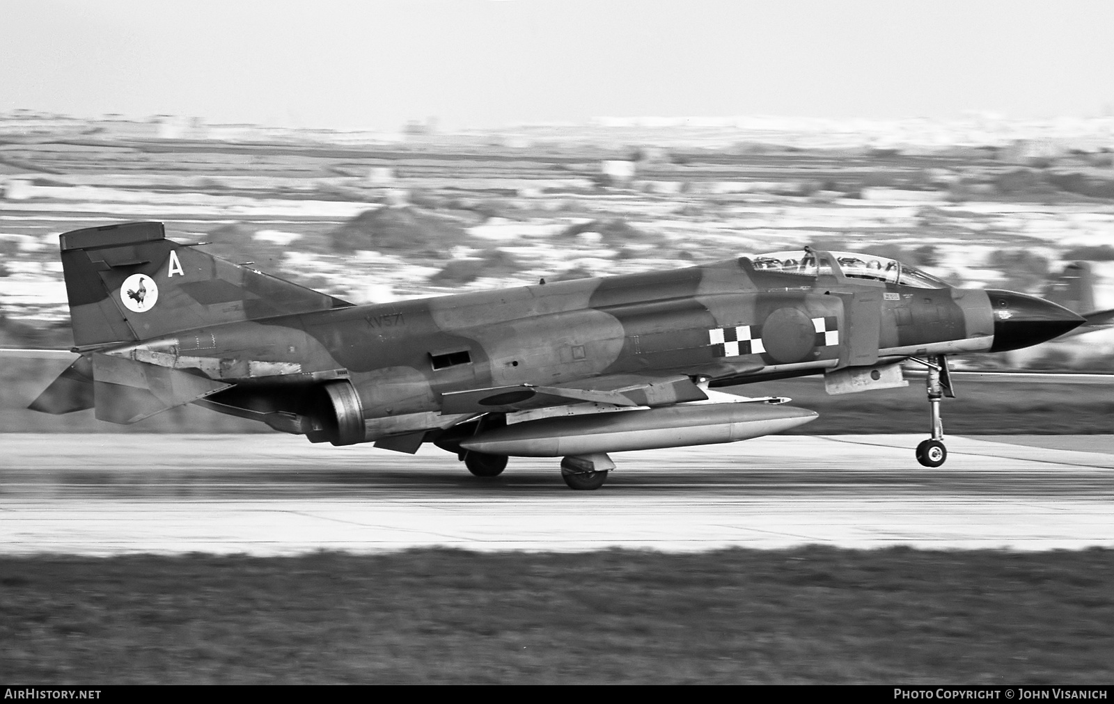 Aircraft Photo of XV571 | McDonnell Douglas F-4K Phantom FG1 | UK - Air Force | AirHistory.net #423395