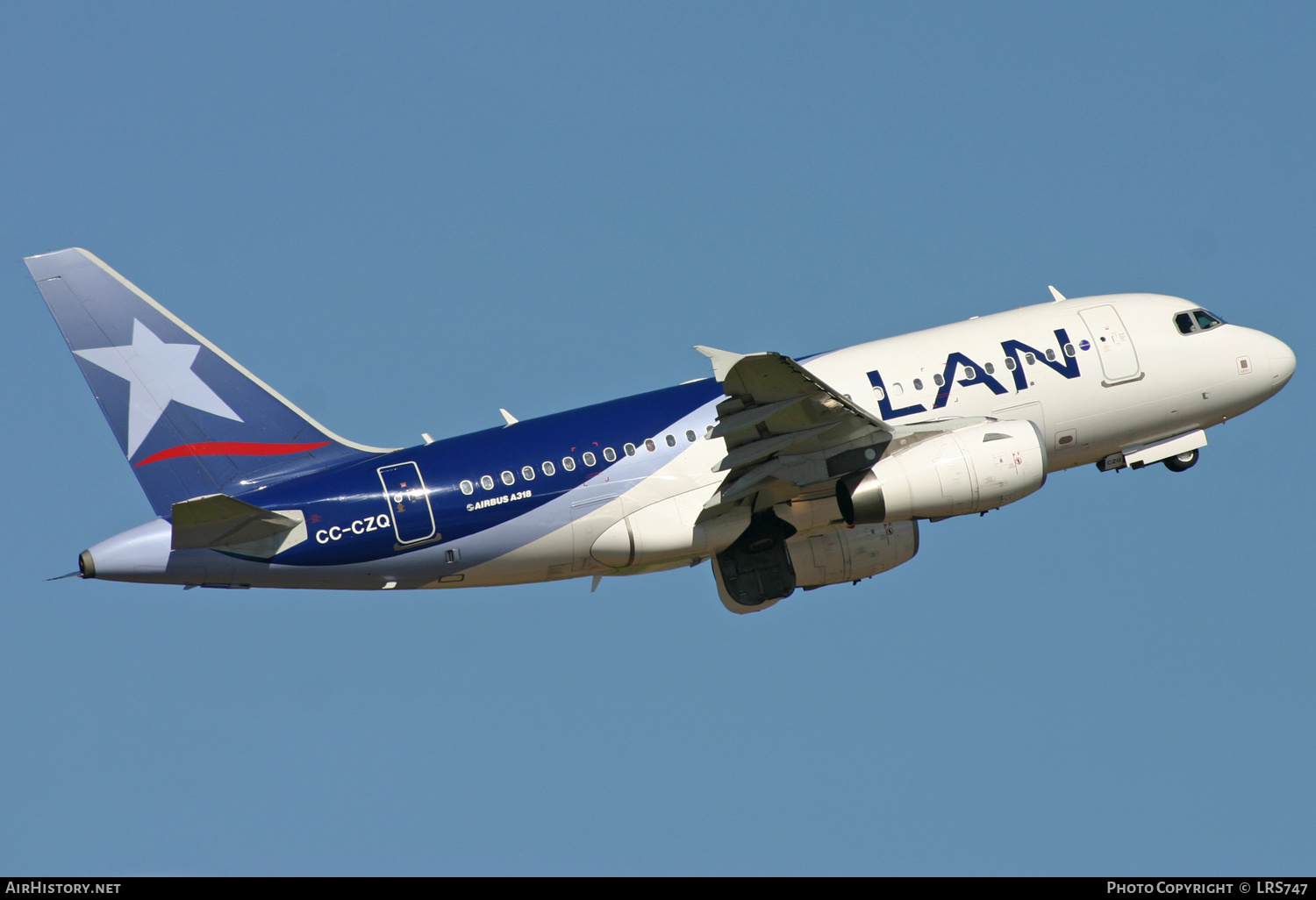 Aircraft Photo of CC-CZQ | Airbus A318-121 | LAN Airlines - Línea Aérea Nacional | AirHistory.net #423414