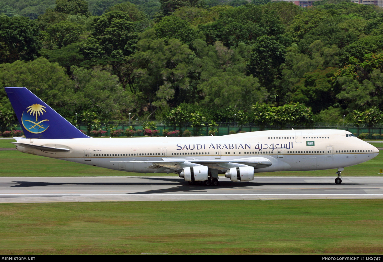 Aircraft Photo of HZ-AIN | Boeing 747-368 | Saudi Arabian Airlines | AirHistory.net #423461