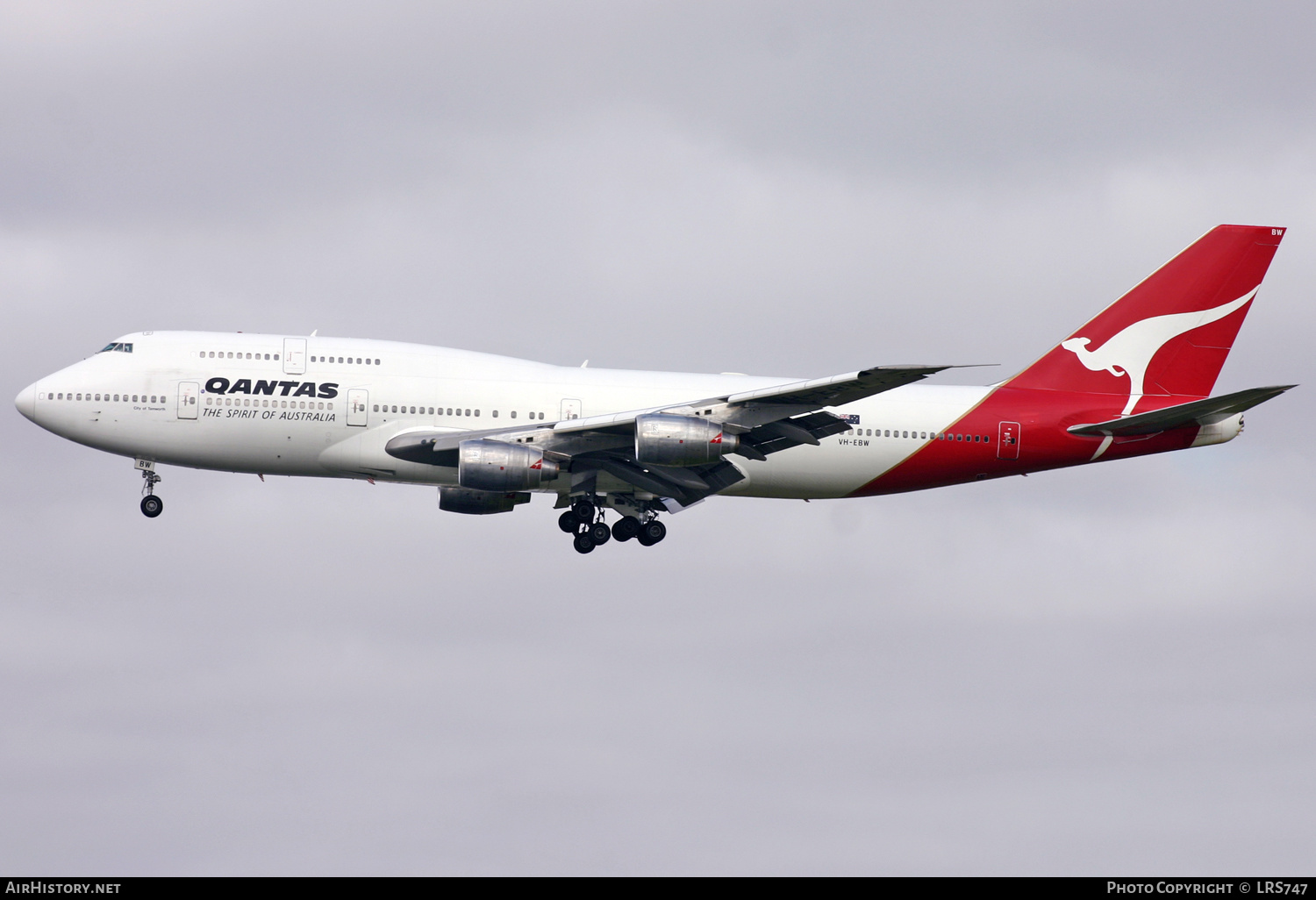 Aircraft Photo of VH-EBW | Boeing 747-338 | Qantas | AirHistory.net #423465