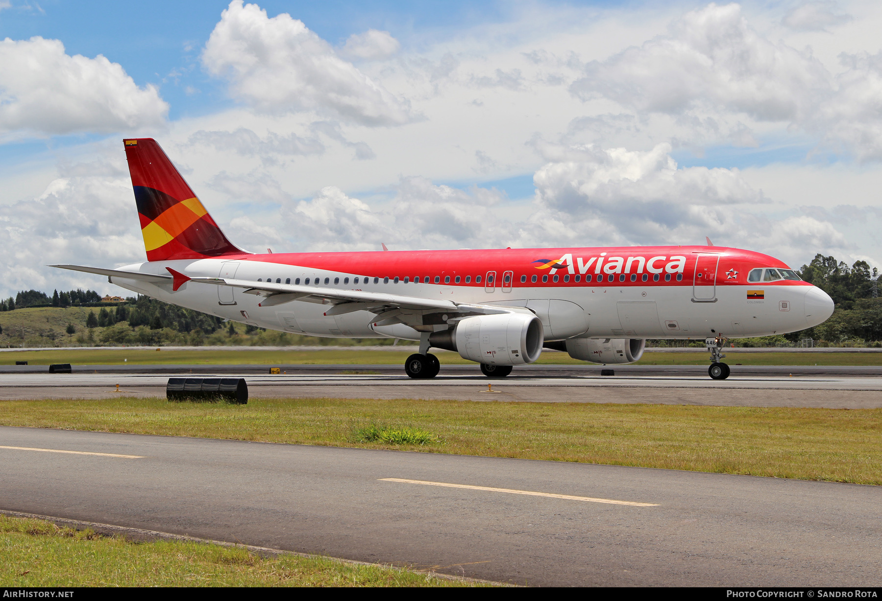 Aircraft Photo of N446AV | Airbus A320-214 | Avianca | AirHistory.net #423493