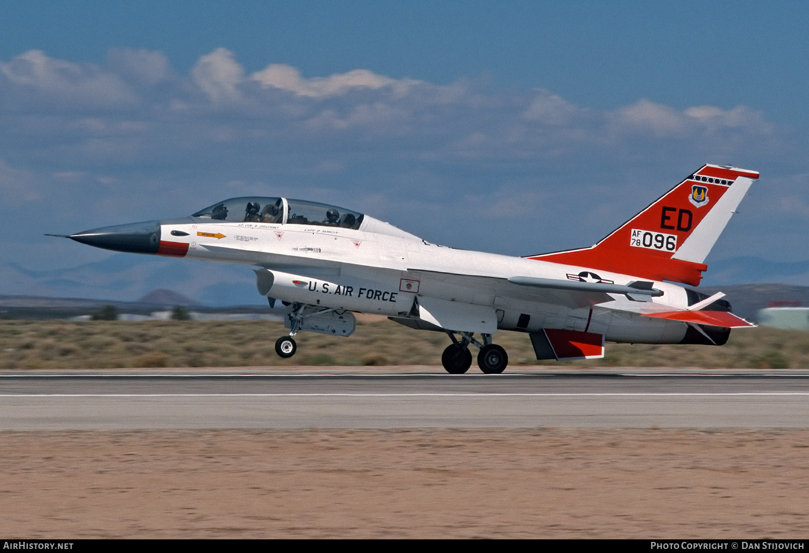 Aircraft Photo of 78-0096 / AF78-096 | General Dynamics F-16B Fighting Falcon | USA - Air Force | AirHistory.net #423602