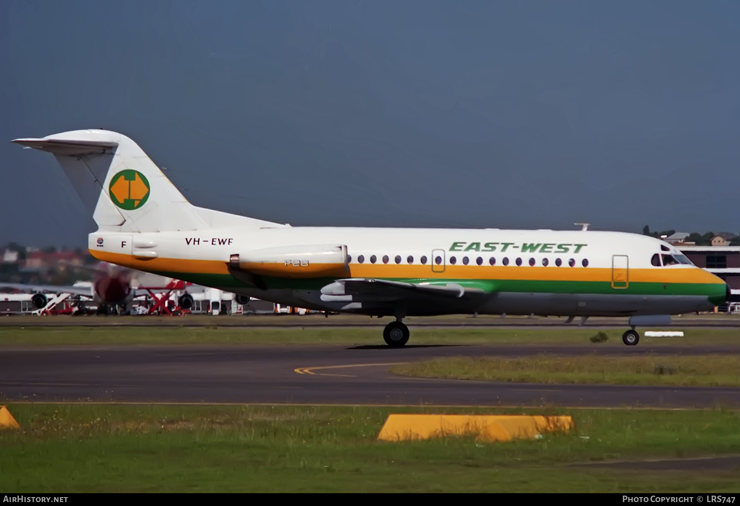 Aircraft Photo of VH-EWF | Fokker F28-3000 Fellowship | East-West Airlines | AirHistory.net #423819