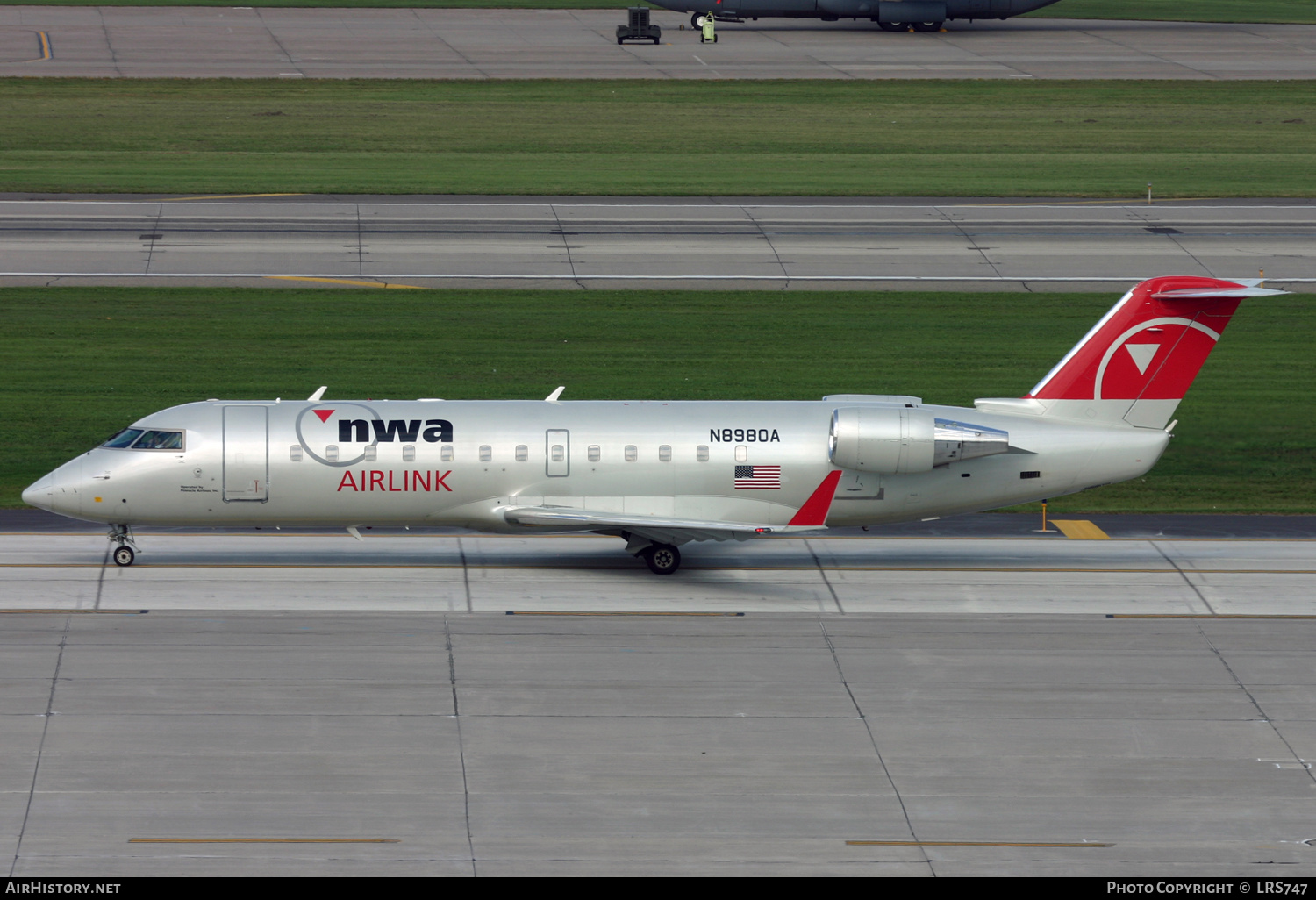 Aircraft Photo of N8980A | Bombardier CRJ-200LR (CL-600-2B19) | NWA Airlink | AirHistory.net #423858