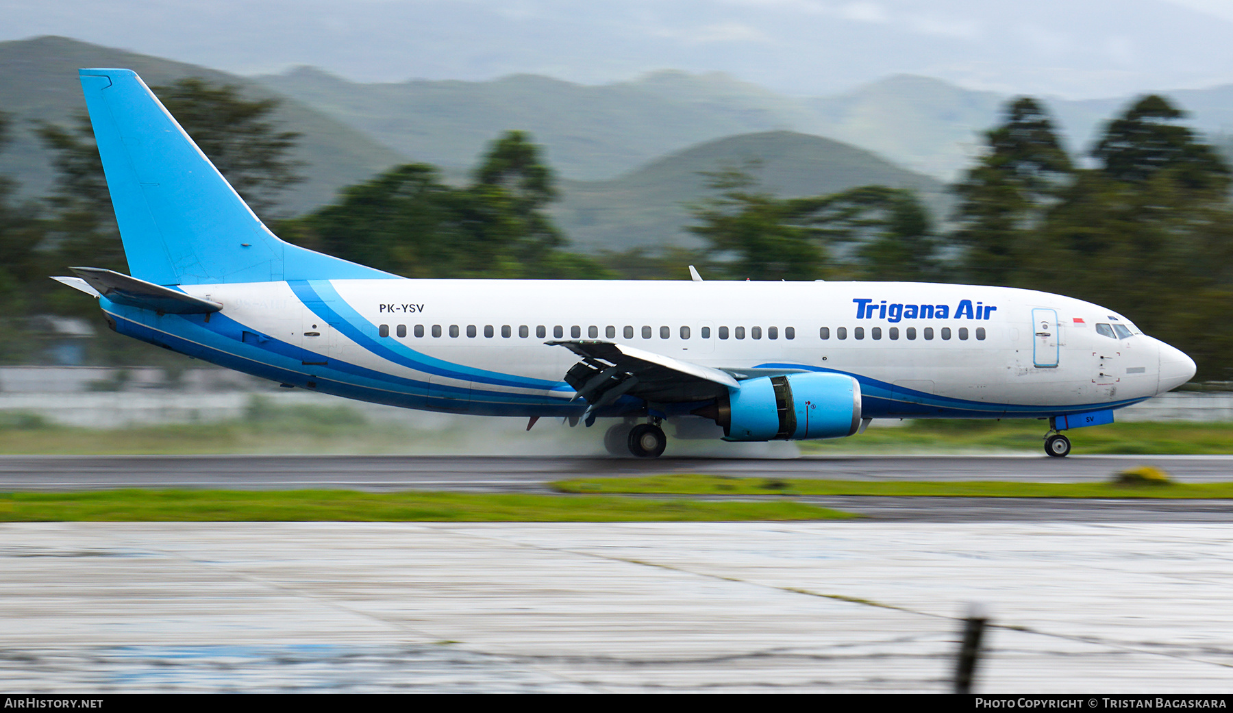 Aircraft Photo of PK-YSV | Boeing 737-330(QC) | Trigana Air | AirHistory.net #424106