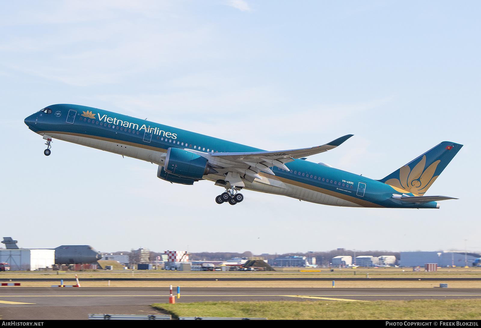 Aircraft Photo of VN-A895 | Airbus A350-941 | Vietnam Airlines | AirHistory.net #424257