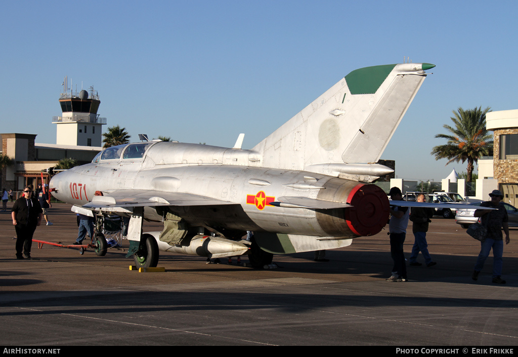 Aircraft Photo of N21EV / 1071 | Mikoyan-Gurevich MiG-21UM | Vietnam - Air Force | AirHistory.net #424287