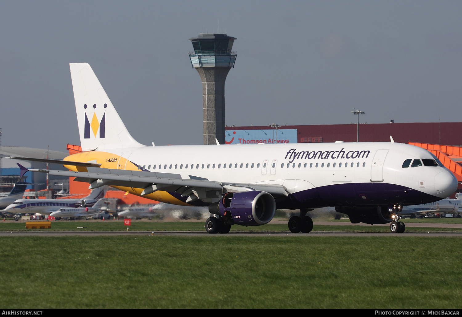 Aircraft Photo of G-OZBK | Airbus A320-214 | Monarch Airlines | AirHistory.net #424374