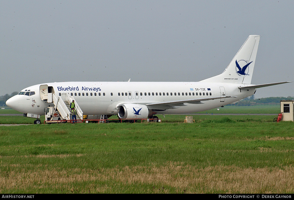 Aircraft Photo of SX-TZE | Boeing 737-48E | BlueBird Airways | AirHistory.net #424701