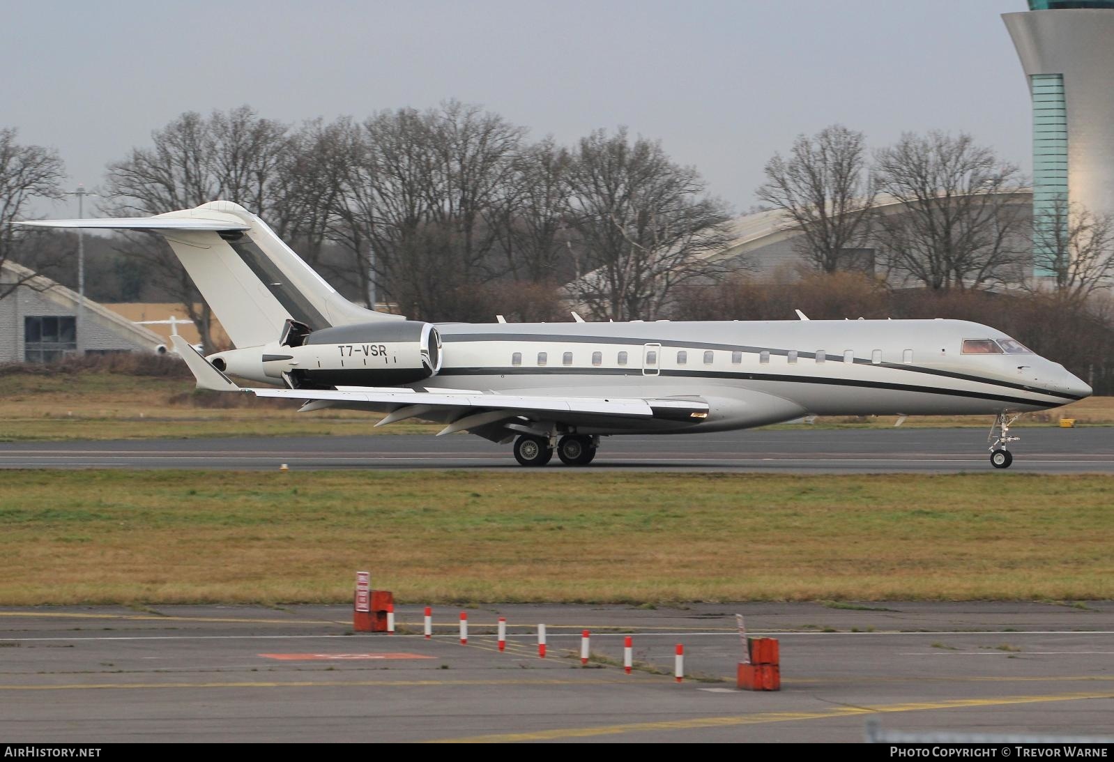 Aircraft Photo of T7-VSR | Bombardier Global Express XRS (BD-700-1A10) | AirHistory.net #424804
