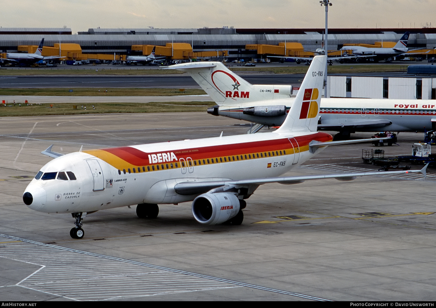 Aircraft Photo of EC-FAS | Airbus A320-211 | Iberia | AirHistory.net #424813