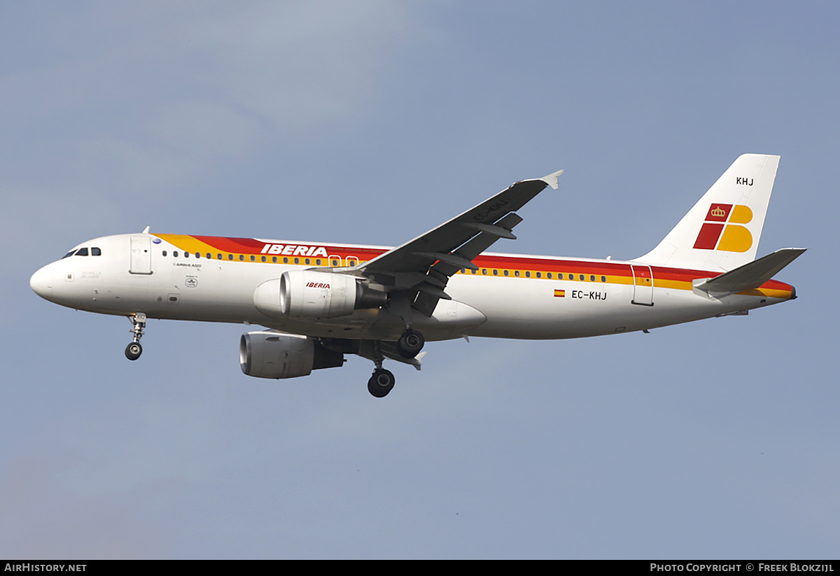 Aircraft Photo of EC-KHJ | Airbus A320-214 | Iberia | AirHistory.net #424825
