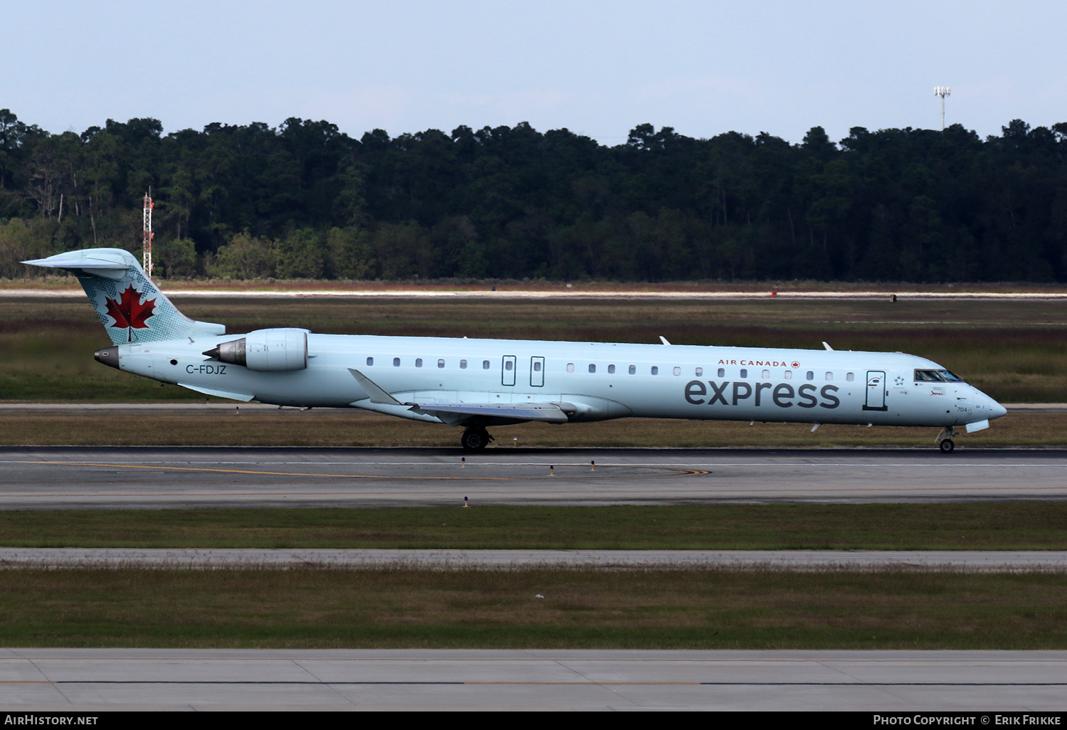 Aircraft Photo of C-FDJZ | Bombardier CRJ-705 (CL-600-2D15) | Air Canada Express | AirHistory.net #424860