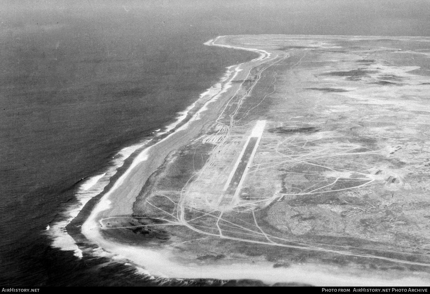 Airport photo of Malden Island (closed) in Kiribati | AirHistory.net #424915