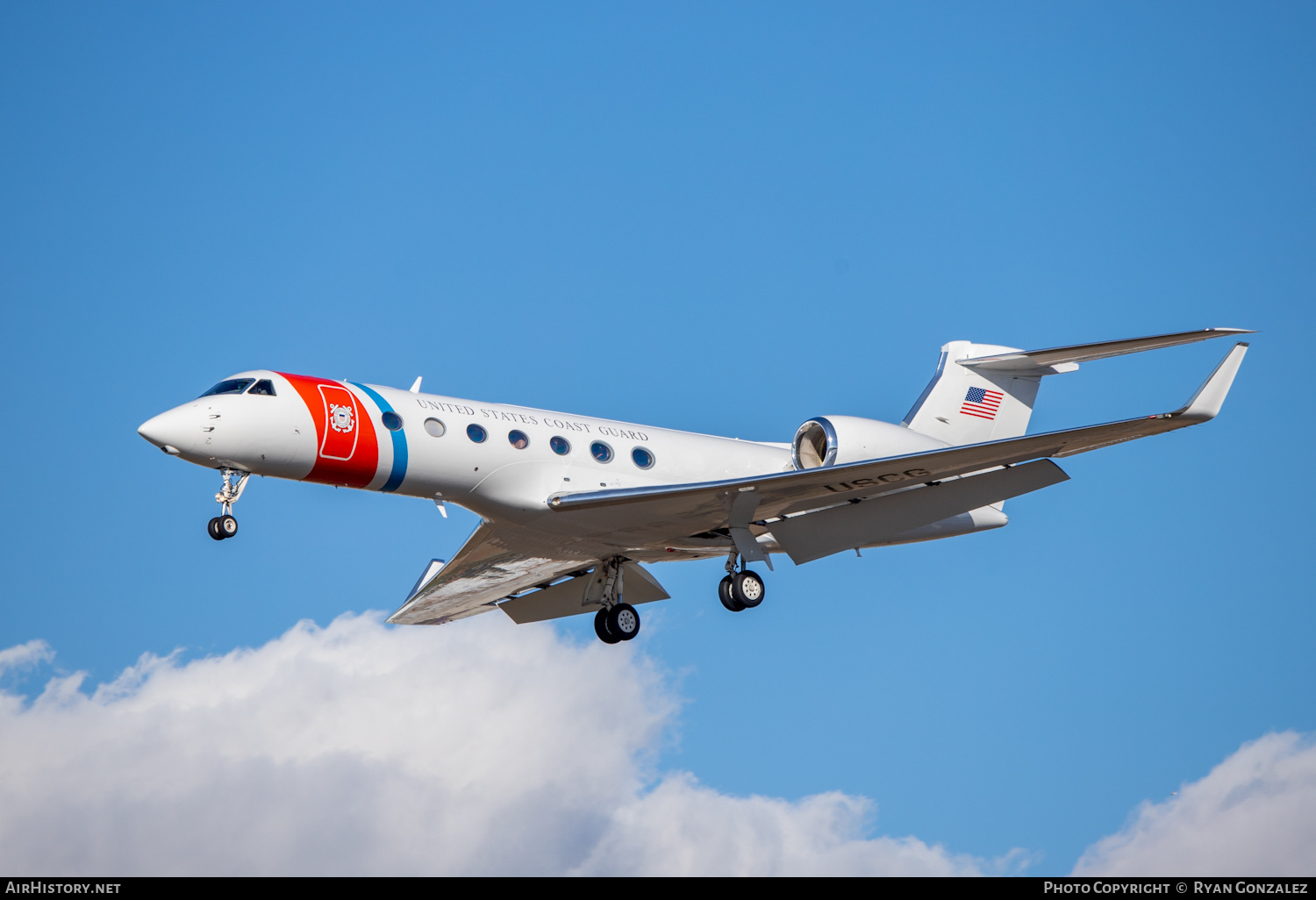 Aircraft Photo of 02 | Gulfstream Aerospace C-37B Gulfstream G550 (G-V-SP) | USA - Coast Guard | AirHistory.net #425182