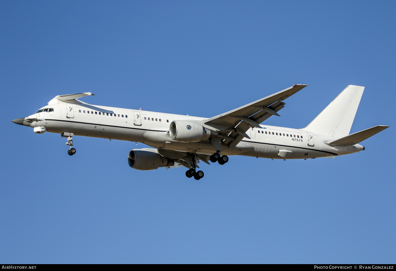 Aircraft Photo of N757A | Boeing 757-200/Catfish | Boeing | AirHistory.net #425216