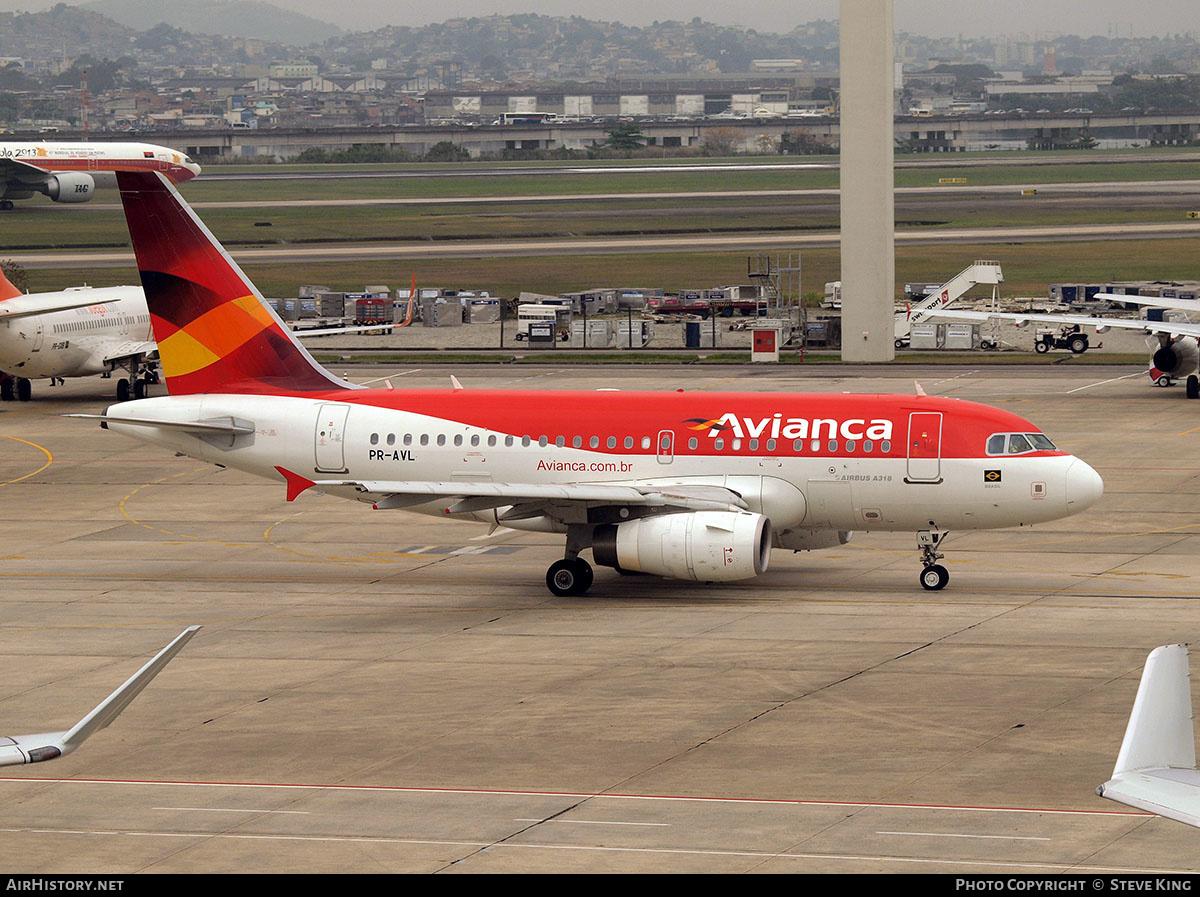 Aircraft Photo of PR-AVL | Airbus A318-121 | Avianca | AirHistory.net #425243