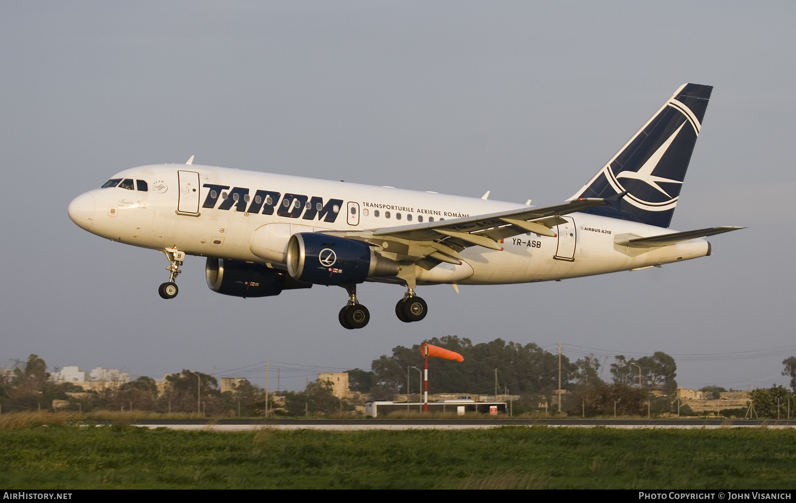 Aircraft Photo of YR-ASB | Airbus A318-111 | TAROM - Transporturile Aeriene Române | AirHistory.net #425404