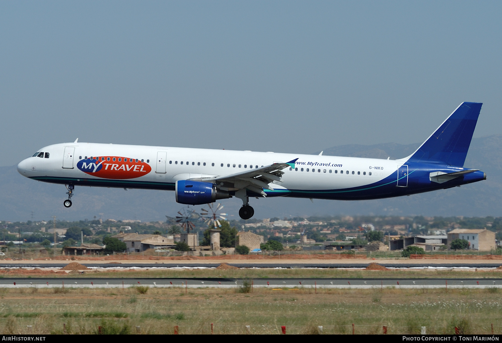 Aircraft Photo of G-NIKO | Airbus A321-211 | MyTravel Airways | AirHistory.net #425430