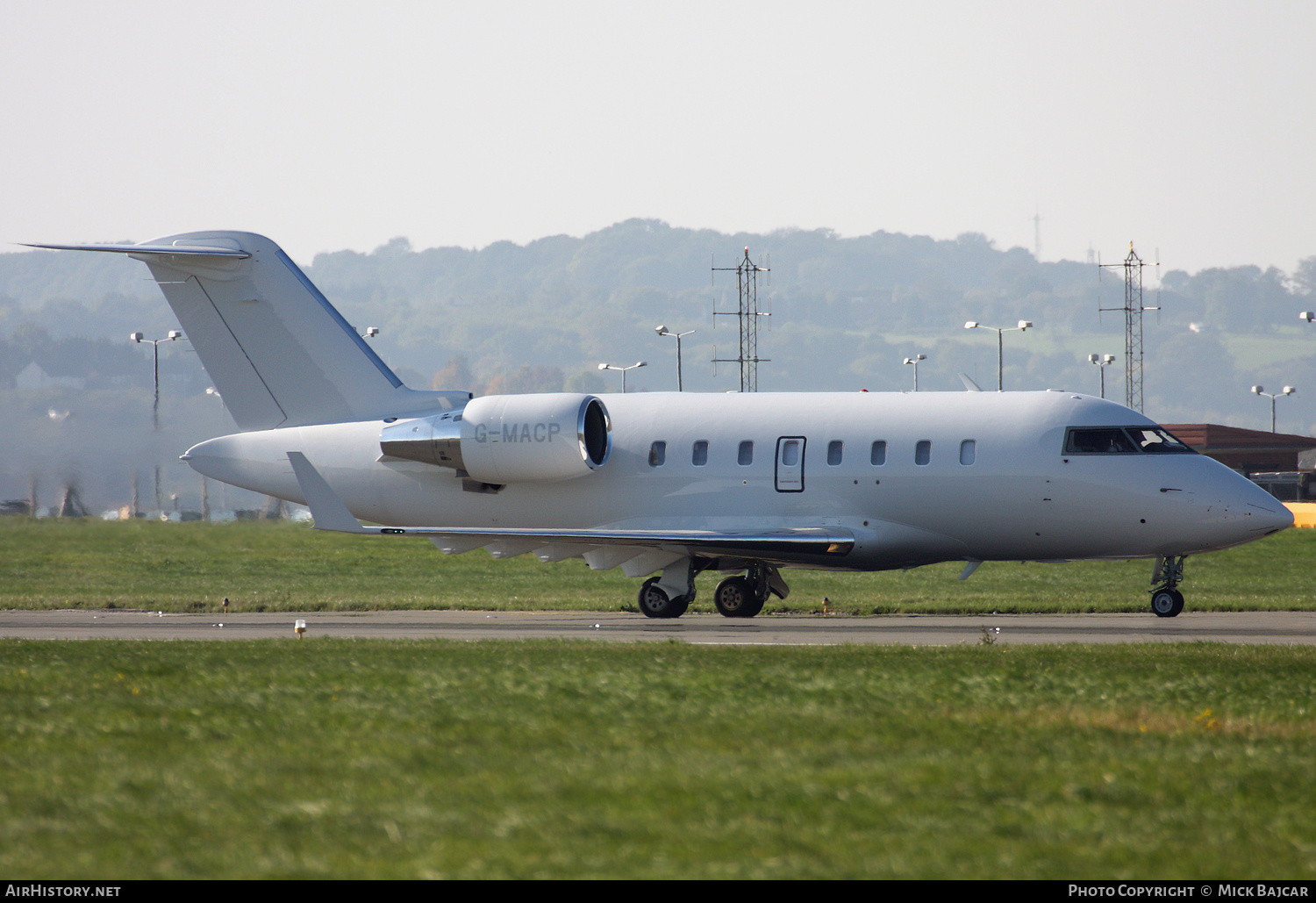 Aircraft Photo of G-MACP | Bombardier Challenger 605 (CL-600-2B16) | AirHistory.net #425472