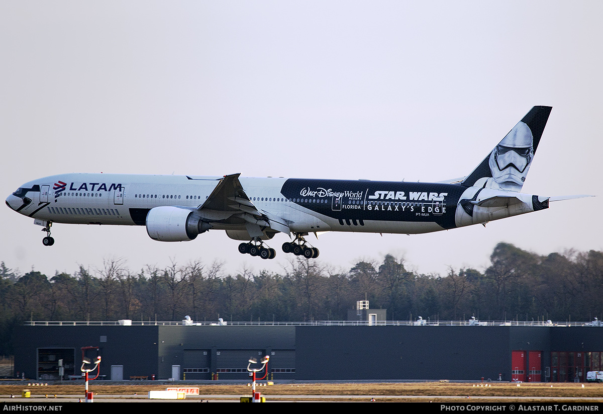 Aircraft Photo of PT-MUA | Boeing 777-32W/ER | LATAM Airlines | AirHistory.net #425516