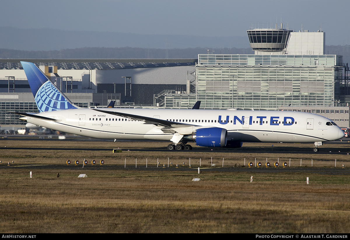 Aircraft Photo of N25982 | Boeing 787-9 Dreamliner | United Airlines | AirHistory.net #425648