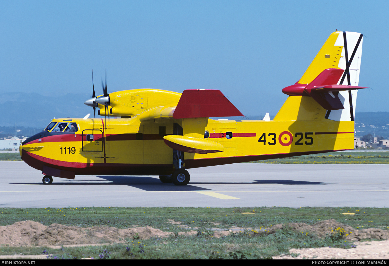 Aircraft Photo of UD.13-25 | Canadair CL-215T (CL-215-6B11) | Spain - Air Force | AirHistory.net #425940