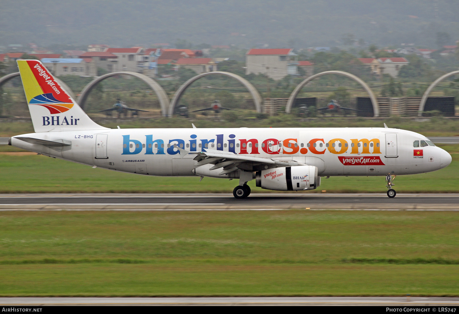 Aircraft Photo of LZ-BHG | Airbus A320-232 | VietJet Air | AirHistory.net #426003