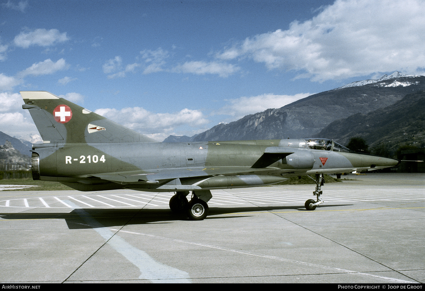 Aircraft Photo of R-2104 | Dassault Mirage IIIRS | Switzerland - Air Force | AirHistory.net #426015
