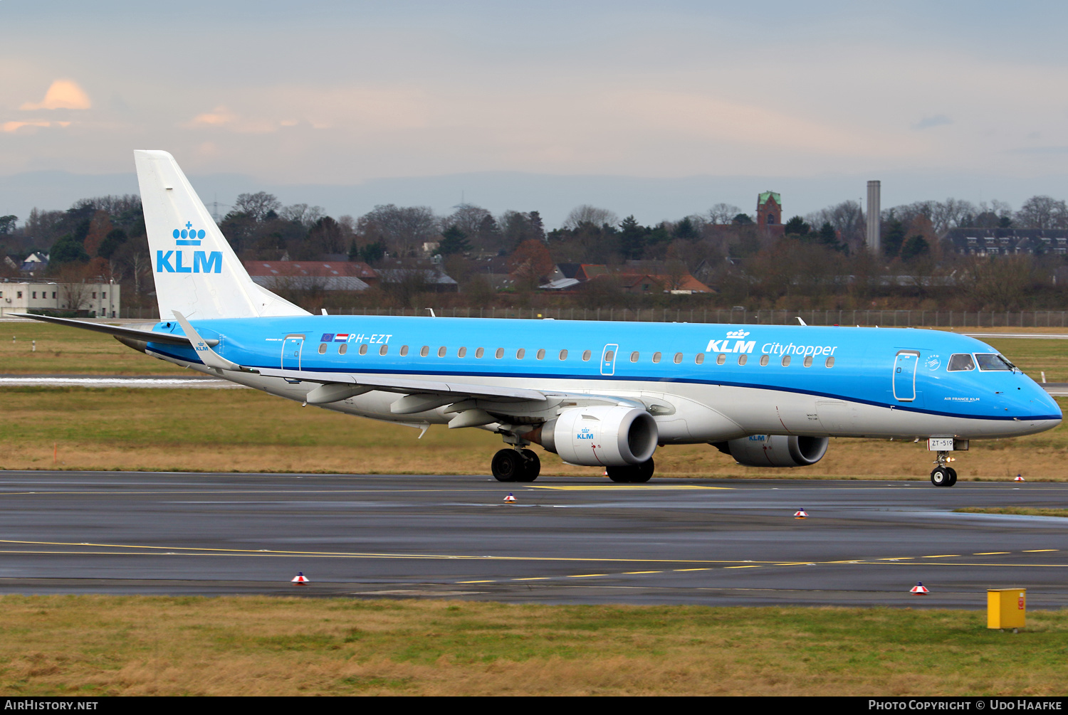 Aircraft Photo of PH-EZT | Embraer 190STD (ERJ-190-100STD) | KLM Cityhopper | AirHistory.net #426087