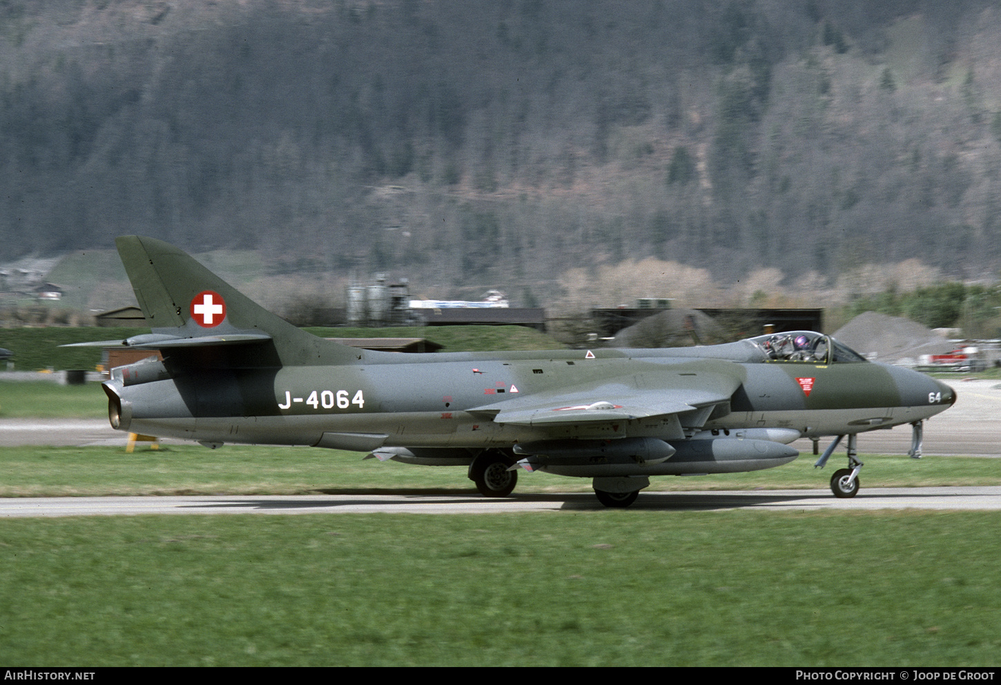 Aircraft Photo of J-4064 | Hawker Hunter F58 | Switzerland - Air Force | AirHistory.net #426221