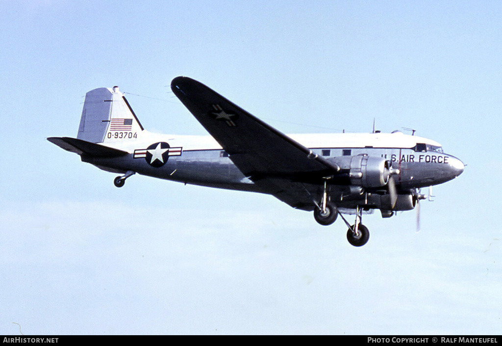 Aircraft Photo of 42-93704 / 0-93704 | Douglas VC-47A Skytrain | USA - Air Force | AirHistory.net #426255