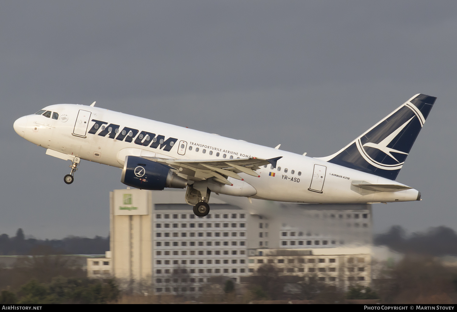 Aircraft Photo of YR-ASD | Airbus A318-111 | TAROM - Transporturile Aeriene Române | AirHistory.net #426300