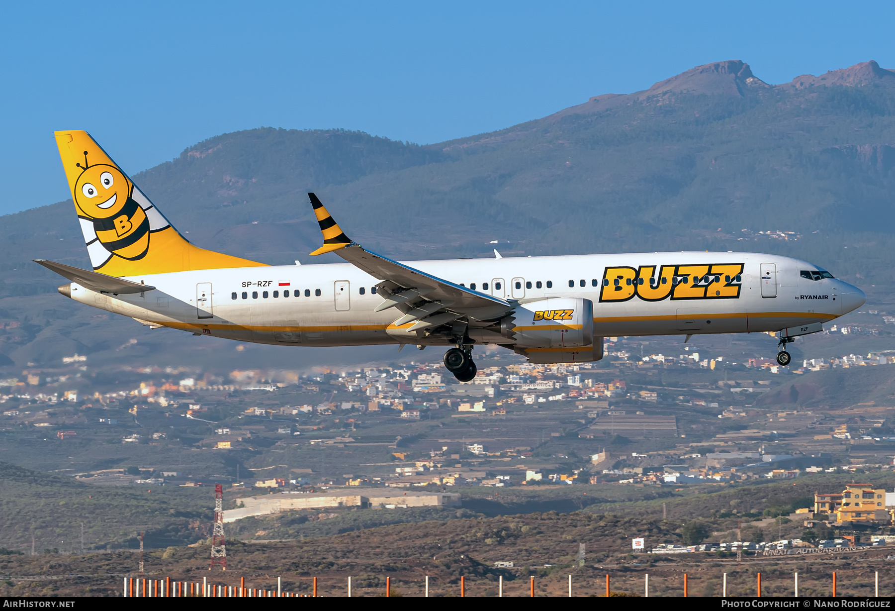 Aircraft Photo of SP-RZF | Boeing 737-8200 Max 200 | Buzz | AirHistory.net #426334