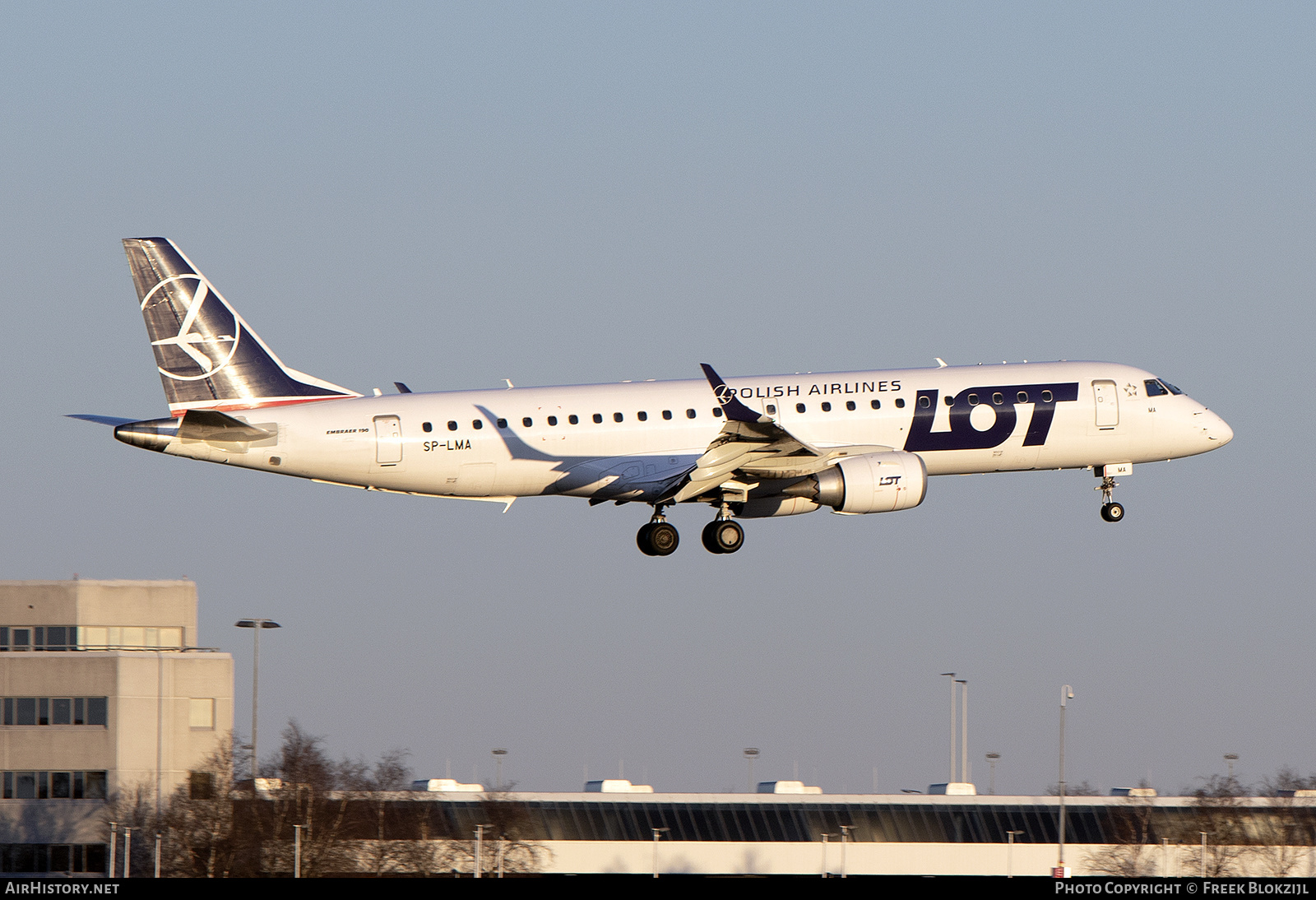 Aircraft Photo of SP-LMA | Embraer 190STD (ERJ-190-100STD) | LOT Polish Airlines - Polskie Linie Lotnicze | AirHistory.net #426340