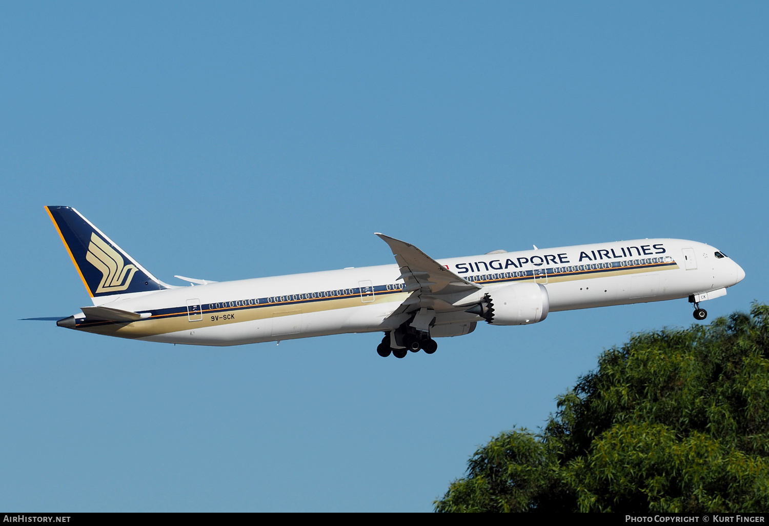 Aircraft Photo of 9V-SCK | Boeing 787-10 Dreamliner | Singapore Airlines | AirHistory.net #426352