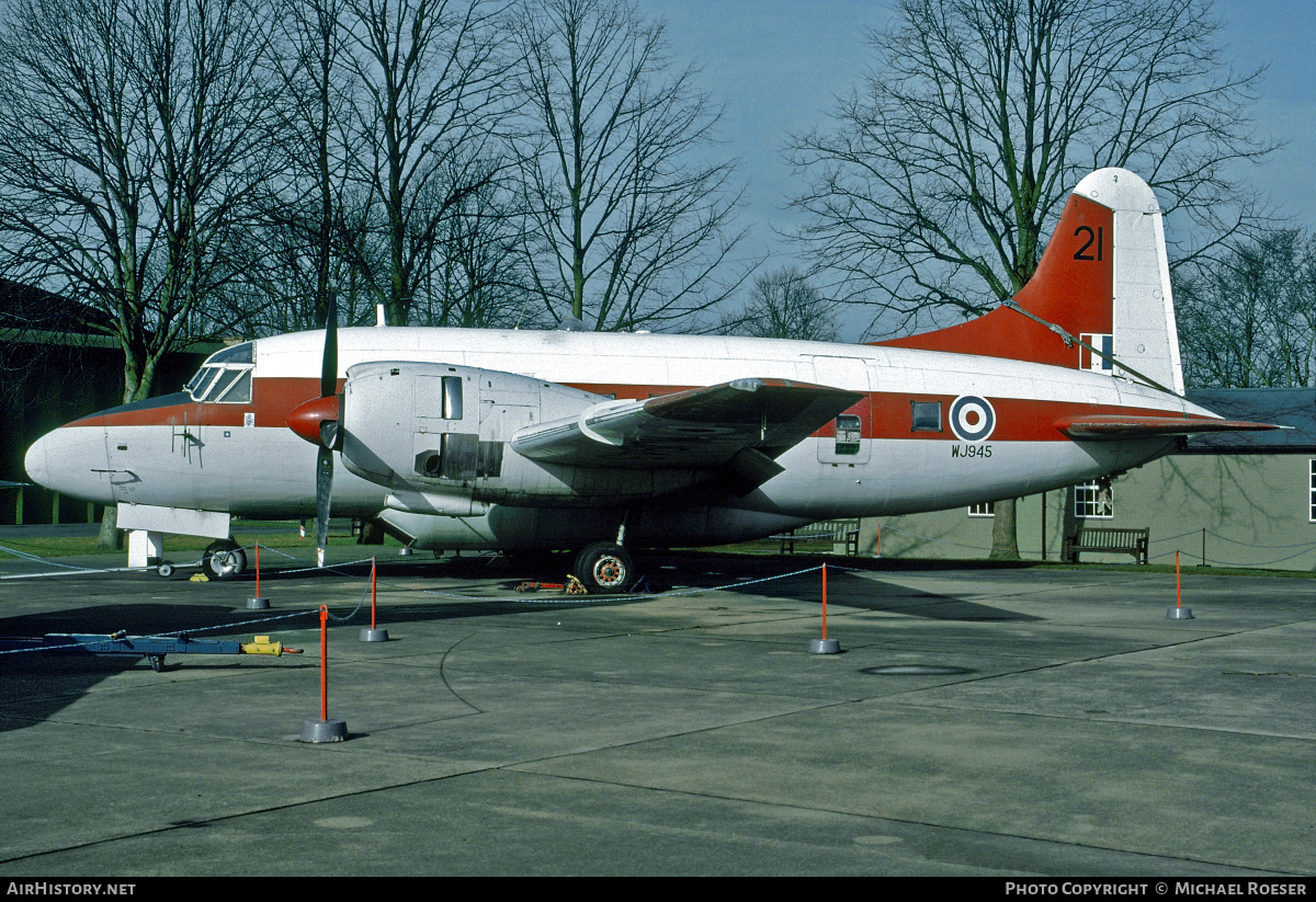 Aircraft Photo of WJ945 | Vickers 668 Varsity T.1 | UK - Air Force | AirHistory.net #426408