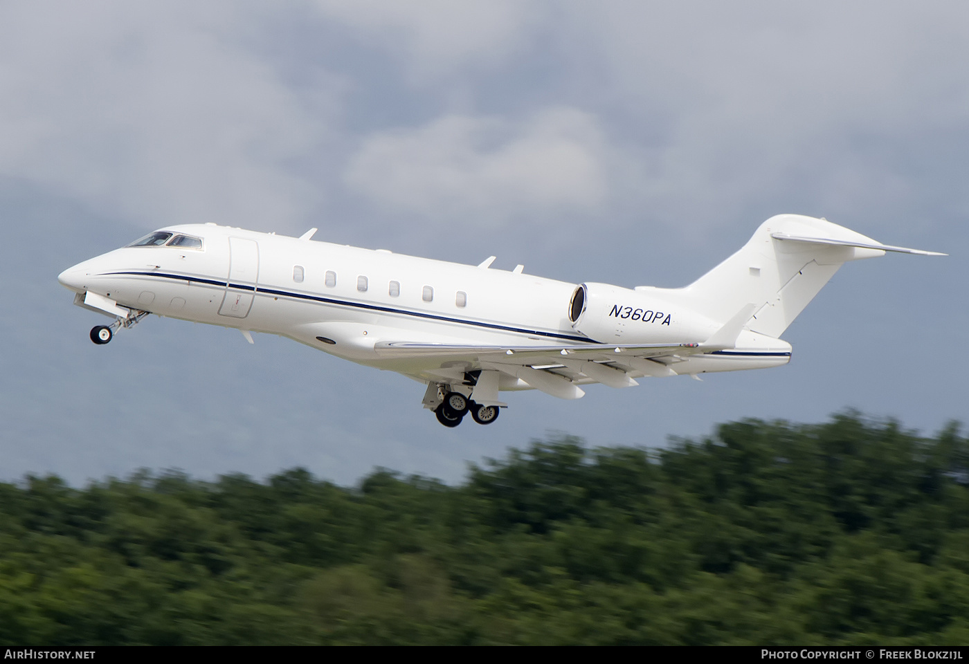 Aircraft Photo of N360PA | Bombardier Challenger 300 (BD-100-1A10) | AirHistory.net #426540