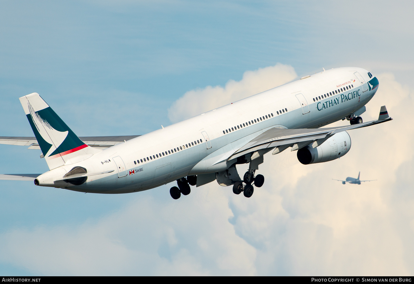 Aircraft Photo of B-HLW | Airbus A330-343 | Cathay Pacific Airways | AirHistory.net #426584