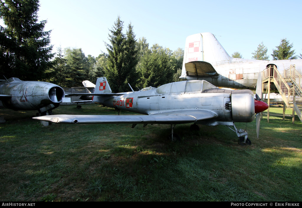 Aircraft Photo of 0401 | PZL-Mielec TS-8 Bies | Poland - Air Force | AirHistory.net #426630