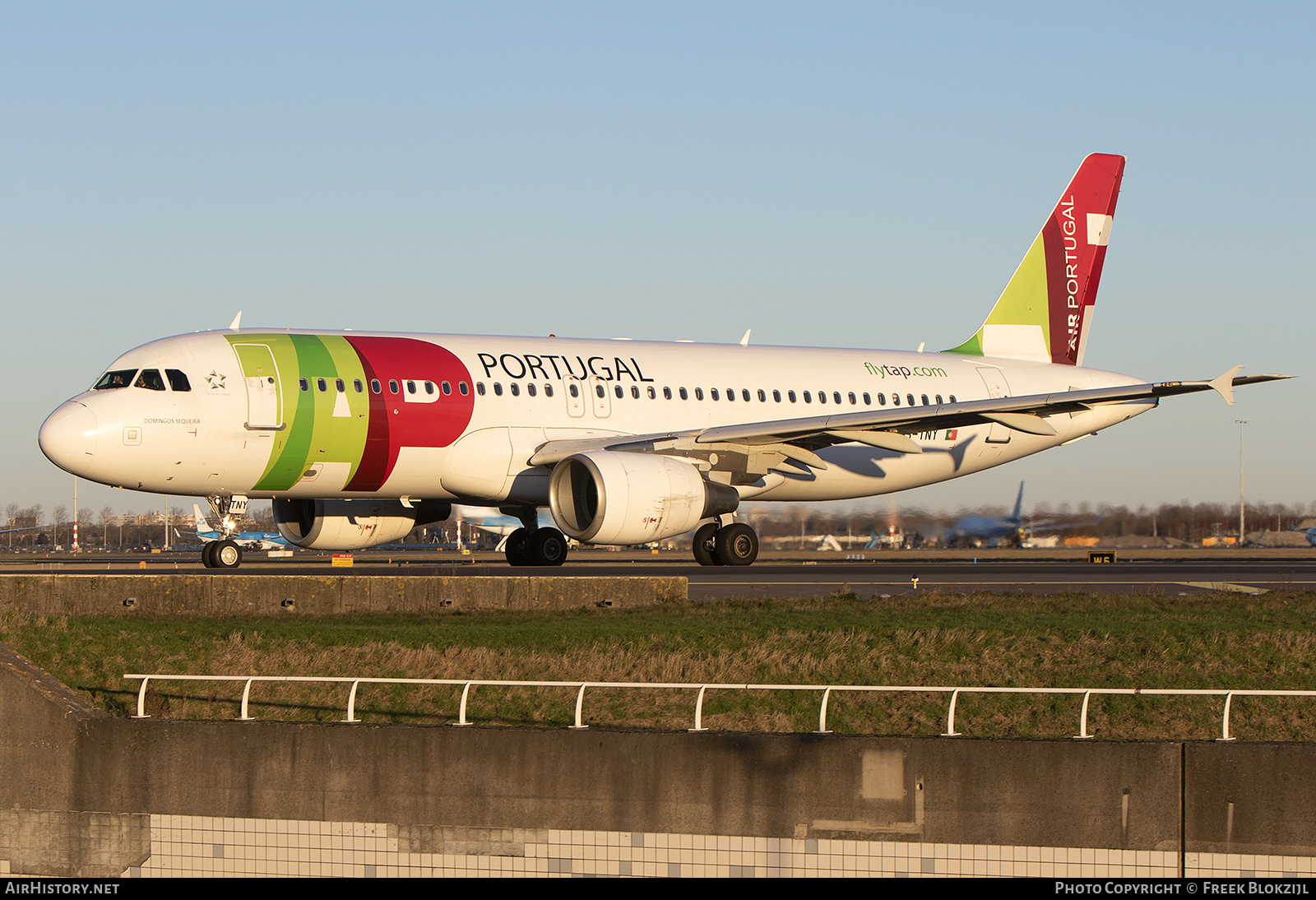 Aircraft Photo of CS-TNY | Airbus A320-214 | TAP Air Portugal | AirHistory.net #426782