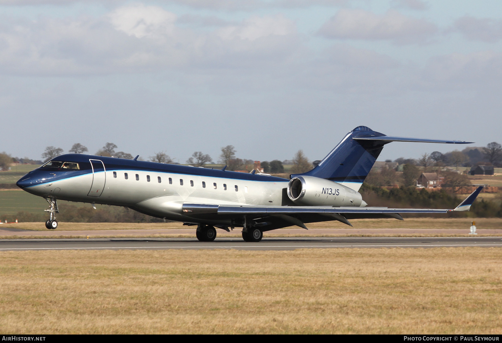 Aircraft Photo of N13JS | Bombardier Global Express XRS (BD-700-1A10) | AirHistory.net #426849