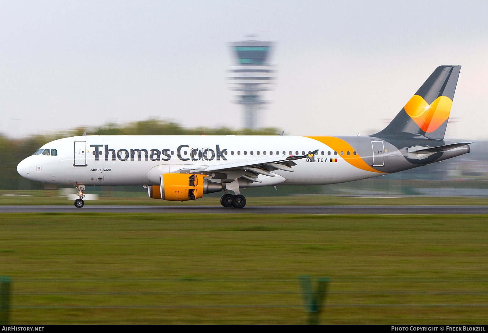 Aircraft Photo of OO-TCV | Airbus A320-231 | Thomas Cook Airlines | AirHistory.net #427067