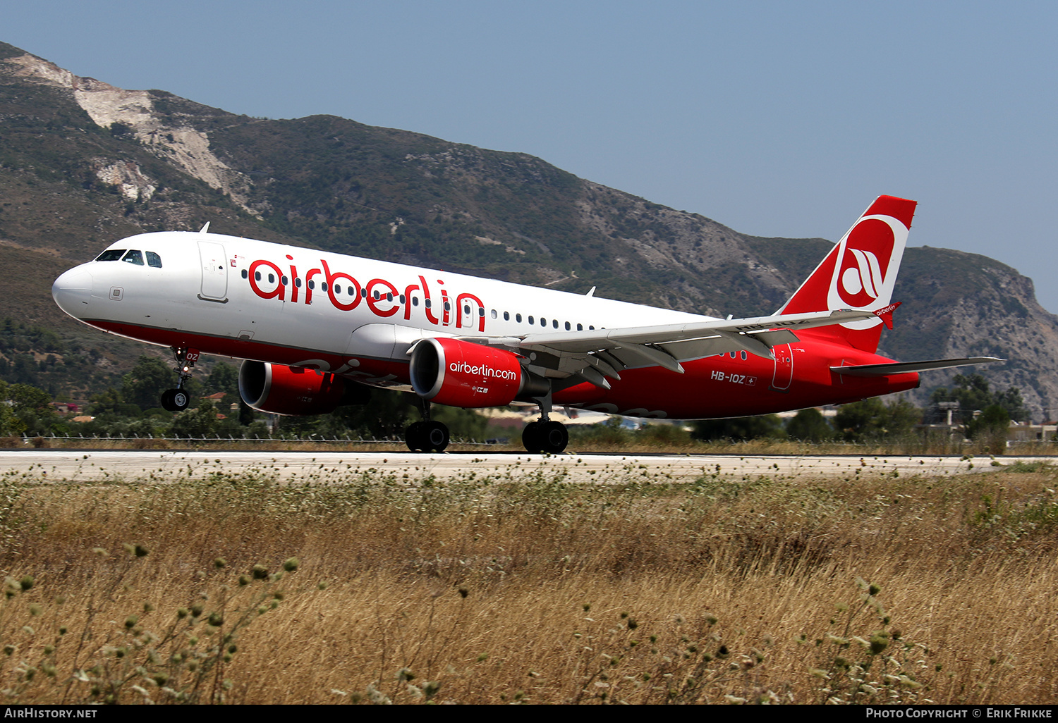 Aircraft Photo of HB-IOZ | Airbus A320-214 | Air Berlin | AirHistory.net #427115
