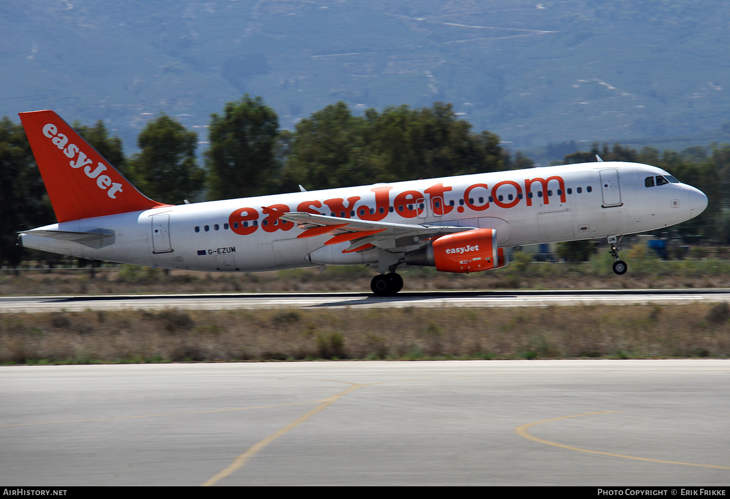 Aircraft Photo of G-EZUM | Airbus A320-214 | EasyJet | AirHistory.net #427271