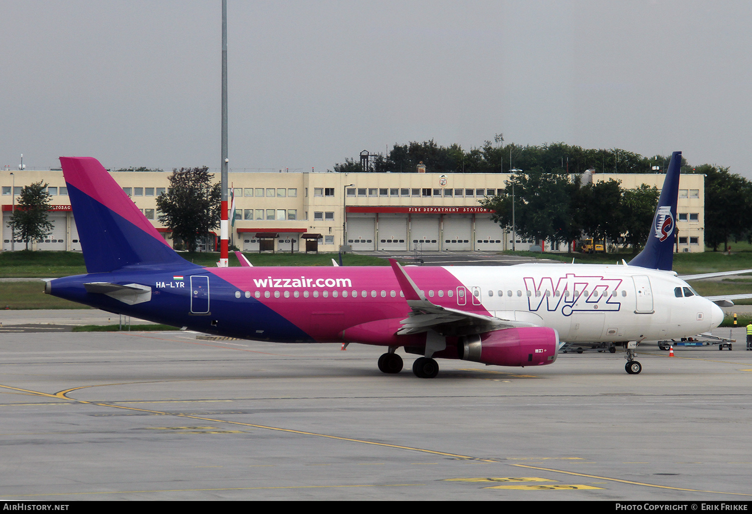Aircraft Photo of HA-LYR | Airbus A320-232 | Wizz Air | AirHistory.net #427345