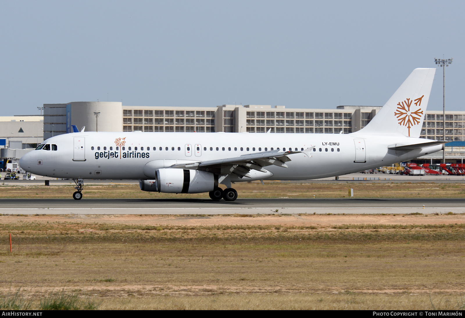 Aircraft Photo of LY-EMU | Airbus A320-233 | GetJet Airlines | AirHistory.net #427584